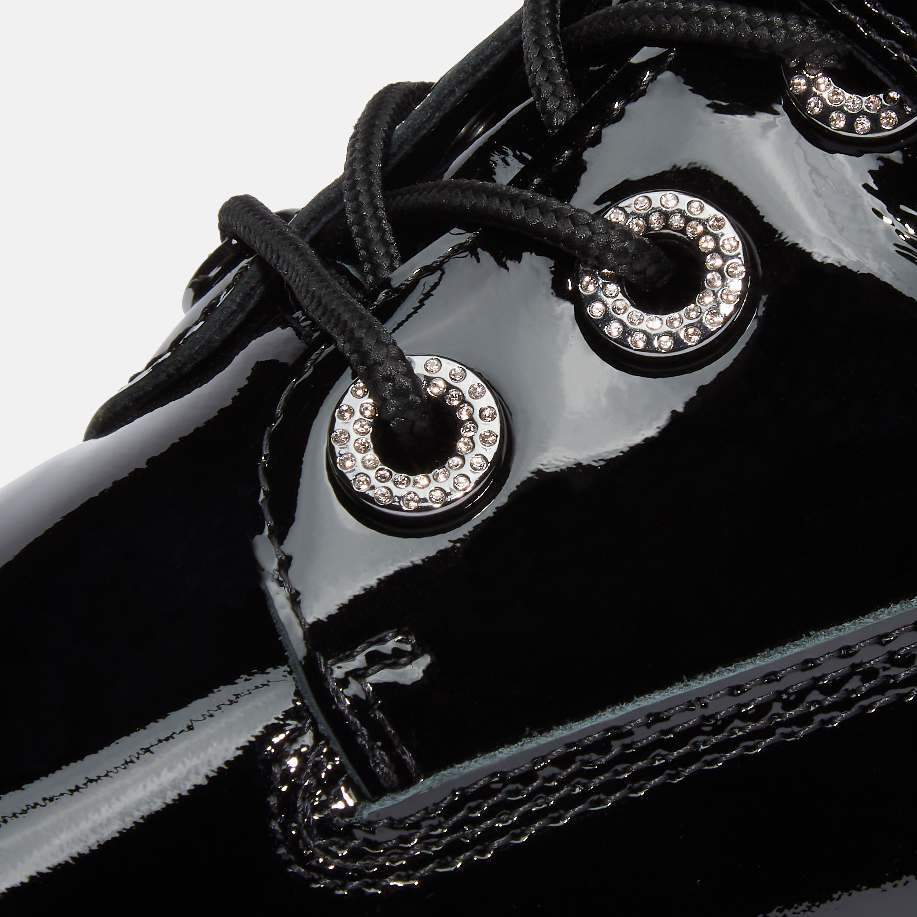Jimmy Choo x Timberland】レディース ハーネス パテントレザー 6インチ ブーツ -  ブラック|TB0A61BQ0011|【Timberland公式通販】ティンバーランドオンラインショップ